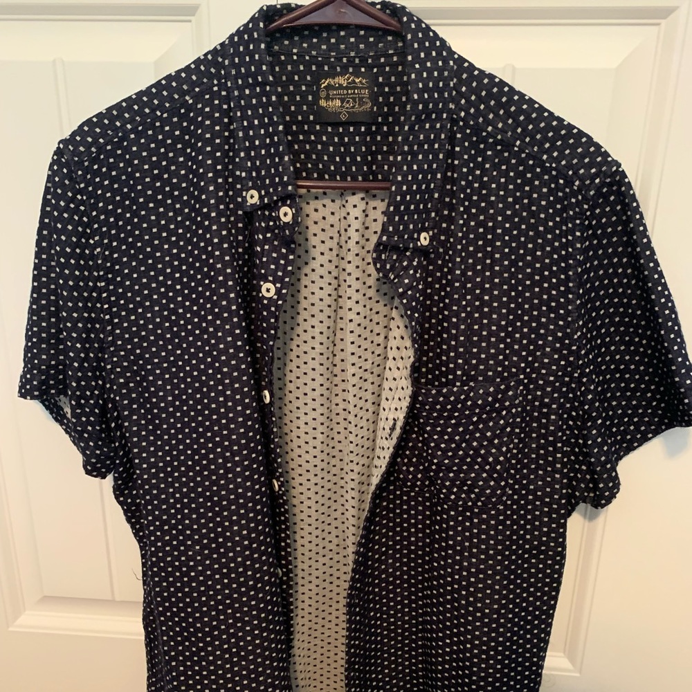 Men’s United by Blue linen button down shirt